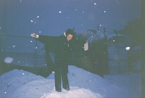 Winter On Film Camera, Winter Photography Aesthetic, Winter Film Aesthetic, 90s Winter Aesthetic, Snow Film Photography, Film Photography Winter, Cold Weather Pictures, Winter Film Photography, Aesthetic Winter Pics