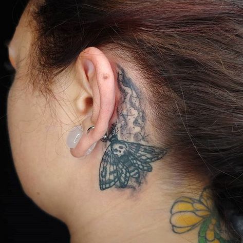 Skull Moth, Deaths Head Moth, Moth Tattoo, The Ear, Body Modifications, Body Mods, Black And Grey Tattoos, Color Tattoo, Ear Tattoo