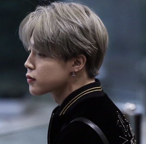 𝐂⁷ 𝚖𝚒𝚜𝚜𝚎𝚜 𝙹𝚒𝚖𝚒𝚗 on Twitter: "The nation’s side profile— a thread… " All Bts Members, Anime Boy Hair, Park Ji Min, Hair Reference, Side Profile, Boy Hairstyles, Mochi, Bts Jimin, Park Jimin