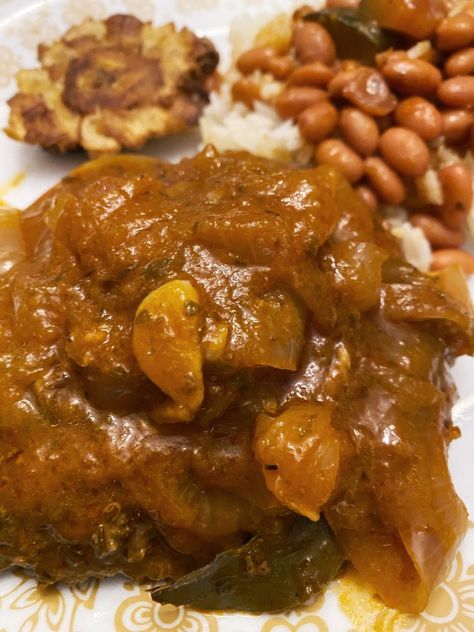 Easy Puerto Rican Bistec 2 Ways: En salsa & Encebollado - The Happy Wookiee! Bistec Encebollado Puerto Rican Recipe, Puerto Rican Bistec, Puerto Rican Beans, Bistec Encebollado, Best Cut Of Steak, Steak And Onions, Puerto Rican Dishes, Boricua Recipes, Adobo Seasoning