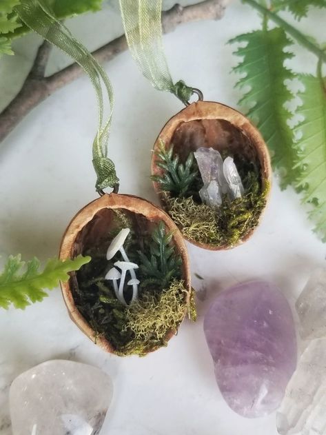 Terrarium Ornaments, Forest Terrarium, Nature Ornaments, Christmas Mushroom, Nature Christmas, Fairytale Decor, Decorating Wedding, Mushroom Crafts, Whimsical Woodland