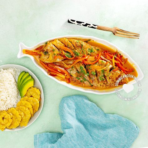 Pescado con Coco [Video + Recipe] Fish in Coconut Milk Sauce Fish In Coconut Milk Recipes, Cod In Coconut Milk, Coconut Panko Fish, Poached Fish In Coconut Milk, Fish In Coconut Milk, Red Snapper Recipes, Coconut Fish, Dominican Food, Coconut Sauce