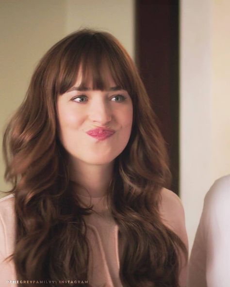 Anastasia Steele Makeup, Anastasia Steele Hair, Anastasia Grey, Dakota Style, Dakota Johnson Style, Anastasia Steele, Dakota Johnson, The Grey, Hair Dos