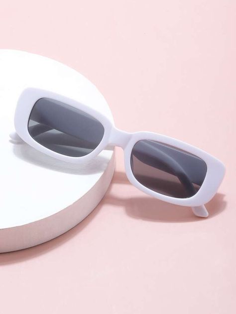 White Glasses Aesthetic, Sunglass Photoshoot, Pretty Sunglasses, Childrens Glasses, White Glasses, Sunglasses White, Trendy Glasses, Cute Sunglasses, White Sunglasses