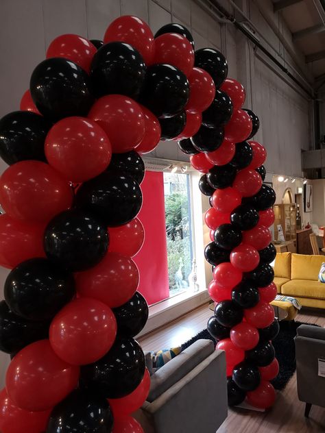 Red And Black Balloons, Red Black And Gold Balloon Arch, Black And Red Party Theme Sweet 16, Red Balloon Arch, Red And Black Balloon Arch, Black And Red Birthday Party Decorations, Black And Red Theme Party, Red And Black Party Decorations, Red And Black Table Decorations