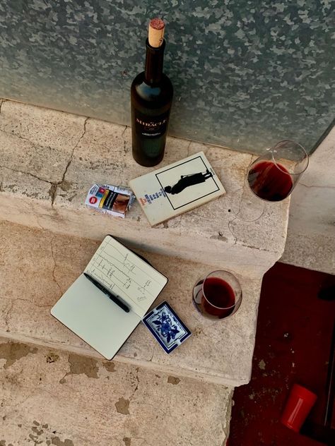 Italian Dream Aesthetic, Photography Vintage Aesthetic, Italian Wine Aesthetic, Vibey Aesthetics, Whiskey Aesthetic, Vanessa Core, Wine Glass Pictures, Aesthetic Photo Dump, Italian Photography