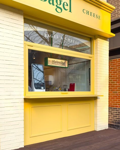 Yellow Cafe Aesthetic, Yellow Cafe Interior, Korean Cafe Design, Korean Cafe Interior, Yellow Coffee Shop, Archi Student, Modern Coffee Shop, Korean Cafe, Gate Door