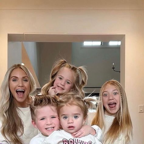 Savannah Rose LaBrant on Instagram: "We’ve been keeping a secret for quite some time now😅 Baby #5 will be here in May🎉" Sav Labrant, Everleigh Labrant, Savannah Labrant, Savannah Labrant Pregnant, Savannah Rose, Cole And Savannah, Baby 5, Labrant Family, Baby #5