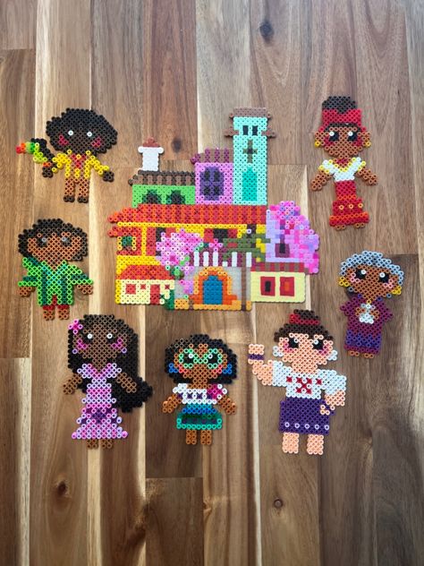 Iron Beads Disney Pattern, Encanto Perler Bead Patterns, Hama Beads Patterns Disney, Encanto Perler Beads, Perler Beads Ideas Disney, Hama Pearls Ideas, Pearl Beads Pattern Disney, Perler Bead Patterns Disney, Perler Beads Disney