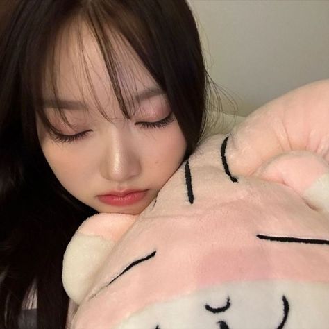 10.14.23 ~ gowon loona loosemble update icon selca post picture <3 Loona Icons Gowon, Loona Gowon Icons, Gowon Loona Icon, Yeojin Loona Icon, Artms Icon, Gowon Loossemble, Loona Pfp, Gowon Icons, Loossemble Gowon