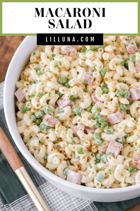 This simple, creamy macaroni salad is loaded with pasta, peas, and ham. It's perfect for parties, family dinners, and potlucks! #macaronisalad #macaroni #salad #pastasalad #sidedish Macaroni Salad With Ham, Pasta Peas, Salad With Peas, Homemade Macaroni Salad, Easy Chili Recipe Crockpot, Creamy Macaroni Salad, Chicken Macaroni Salad, Easy Macaroni Salad, Classic Macaroni Salad