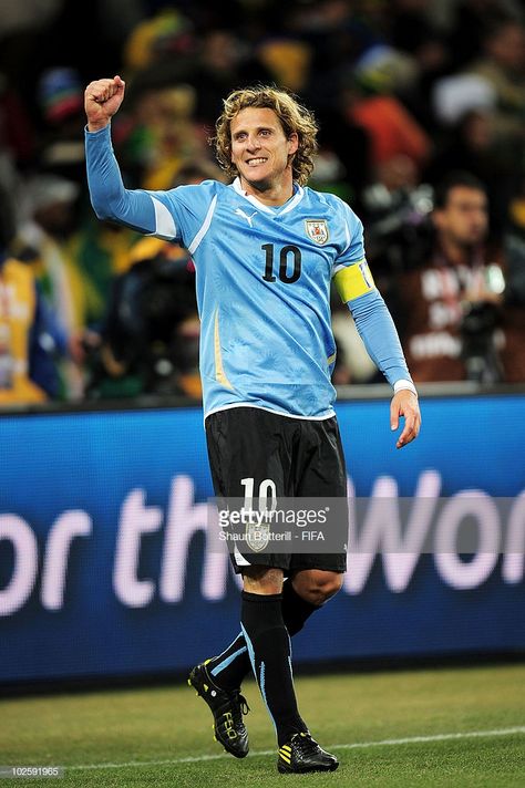 2010 World Cup South Africa, Soccer City Stadium, Diego Forlan, Sporting Lisbon, Horrible People, Johannesburg South Africa, Barcelona Soccer, Johannesburg South, Foot Ball