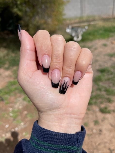 Two French Tip Accent Nails, Medium Nail Ideas Black, Black Nails Flame Design, Acrylic Nails Flame Design, Short Square Flame Nails, Flame Accent Nail, Cute Flame Nails, Black Nails Medium Length, Flame French Tip Nails