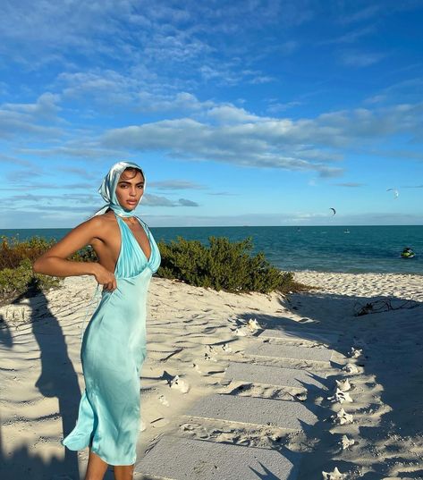 Sandra Shehab, Aqua Outfit, Outfits Birthday, Jamaica Outfits, Turquoise Clothes, One Piece Outfits, Summer Picture Poses, Classy Prom Dresses, Best Dress