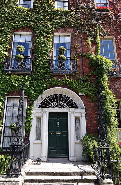 Ireland House Aesthetic, Dublin Apartment Aesthetic, Townhouse Sketch, Dublin Townhouse, Ireland Apartment, Ireland Beauty, Dublin Apartment, Ireland Houses, Georgian Houses