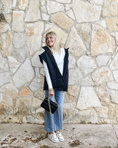 High of 75 today in our small town! That’s full on fall for us 🍁 that can only mean one thing… sweater weather 🙌🏼 Oversized Black Vest Outfit, Oversized Puffer Vest, Oversized Vest, Oversized Puffer, Bag Icon, Boxer Shorts, Puffer Vest, Clothes Collection, Small Town