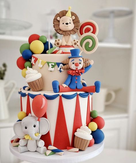 Circus Cake Ideas, Circus Party Cake, Animal Theme Cake, Carnival Themed Cakes, Carnival Birthday Cakes, Carnival Birthday Theme, Circus Birthday Cake, Circus Theme Cakes, Carnival Cake