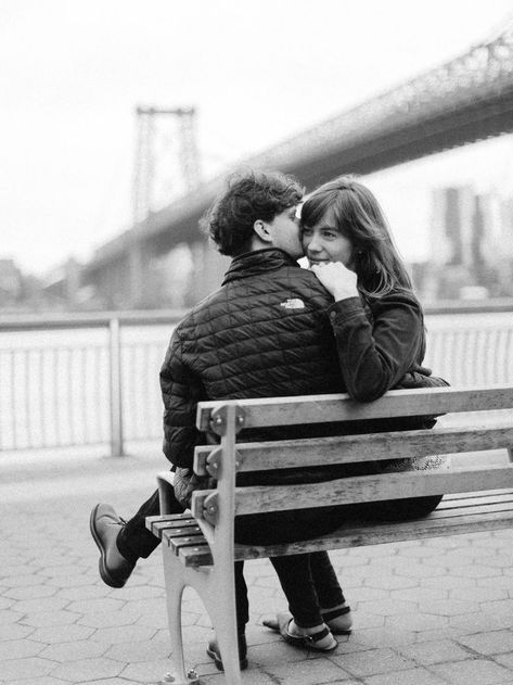 Urban Couple Photoshoot, Engagement Photos Nyc, Urban Pictures, Urban Engagement Photos, New York Engagement, West Village Nyc, Wedding Fotos, Urban Engagement, City Engagement Photos