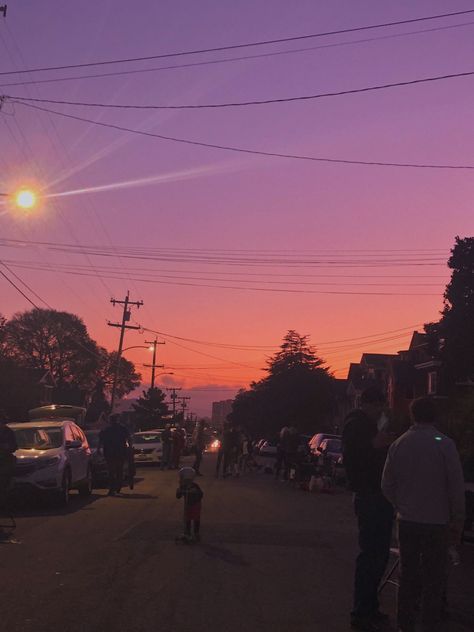 #sunset #oakland #bayarea #y2k #vsco #aesthetic 90s Sunset Aesthetic, Oakland California Aesthetic, Daze Aesthetic, Oakland Aesthetic, Upbeat Aesthetic, Vida Aesthetic, Summer Nostalgia, City Life Aesthetic, Surf Aesthetic