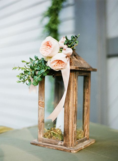 30 Gorgeous Ideas For Decorating With Lanterns At Weddings Lantern Decor Wedding, Lantern Centerpiece Wedding, Wooden Lantern, Romantic Rustic Wedding, Lantern Ideas, Lantern Centerpieces, Rustic Lanterns, Wedding Lanterns, Wooden Lanterns