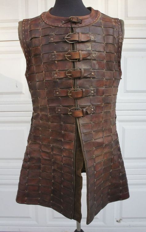 Weird Collections, Armor Medieval, Viking Cosplay, Dracula Untold, Viking Armor, Armor Clothing, Medieval Clothes, Viking Costume, Larp Armor