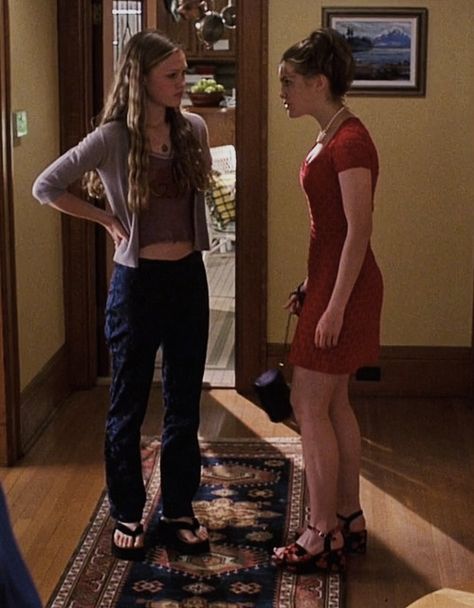 90s Movies Fashion, Kat Stratford, 90’s Outfits, 10 Things I Hate About You, 2000s Outfits, Tv Show Outfits, Edit Video, Movies Outfit, Movie Fashion