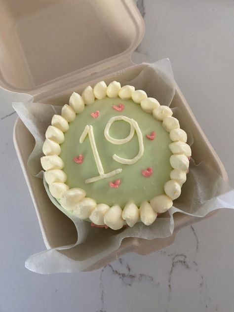 Bento Cake Design 18th Birthday, 19 Birthday Bento Cake, Bento Cake 19th Birthday, Sweet 16 Bento Cake, Bento Cake 23 Birthday, Bento Cake 20th Birthday, Bento Box Cake, Grace Quotes, Bento Cake