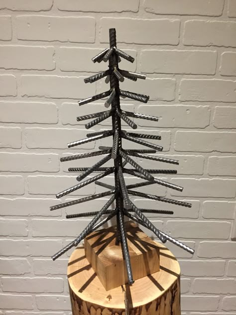 Rebar Christmas tree By Yanick Bluteau Metal Sculpture Artists, Welding Art Projects, Metal Tree Wall Art, Metal Welding, Sculpture Metal, Steel Sculpture, Metal Tree, How To Make Paint, Metal Projects