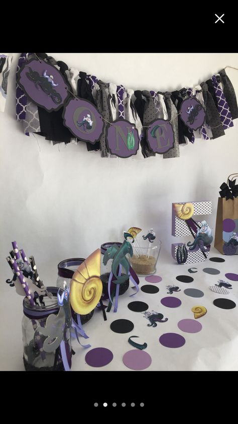 Ursula Centerpiece, Ursula Party Decorations, Ursula Birthday Party, Ursula Birthday Party Ideas, Ursula Party, Disney Villain Party Decorations, Disney Villain Party, Decoracion Halloween, Evil Mermaids