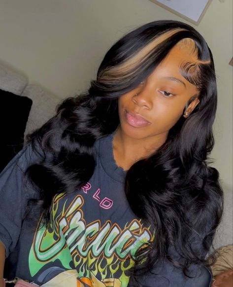 Hairstyles For Black Women Weave Sew Ins, Side Part Weave With Highlights, Sew In Weave With Leave Out Highlights, Skunk Stripe Hair Natural, Frontal Wig Hairstyles Side Part, Side Part Frontal Wig, Side Part Sew In, Beauty Black Women, Lace Hairstyles