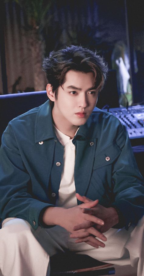 Kris Wu Cute, Kris Exo, Exo Fan Art, Exo Fan, Kris Wu, Bts Quotes, Thai Drama, Wang Yibo, Cha Eun Woo