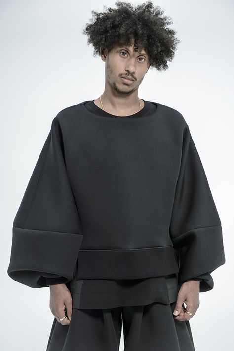 Neoprene Fashion, Mens Inspo, Dystopian Aesthetic, Minimalist Fashion Men, Menswear Runway, Concept Clothing, Sweatshirt Fabric, Fashion For Men, Avant Garde Fashion