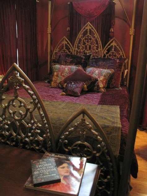 Medieval Bedroom, Gothic Bedroom, Bedroom Sanctuary, Sanctuary Bedroom, Dream Room Inspiration, Room Inspiration Bedroom, Dream Decor, Dream Rooms, Dream House Decor