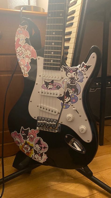 Hello Kitty Guitar, Kuromi And My Melody, Reading Sheet Music, Guitar Stickers, Rockstar Aesthetic, Electric Guitar Design, Guitar Obsession, Guitar Pics, Unique Guitars