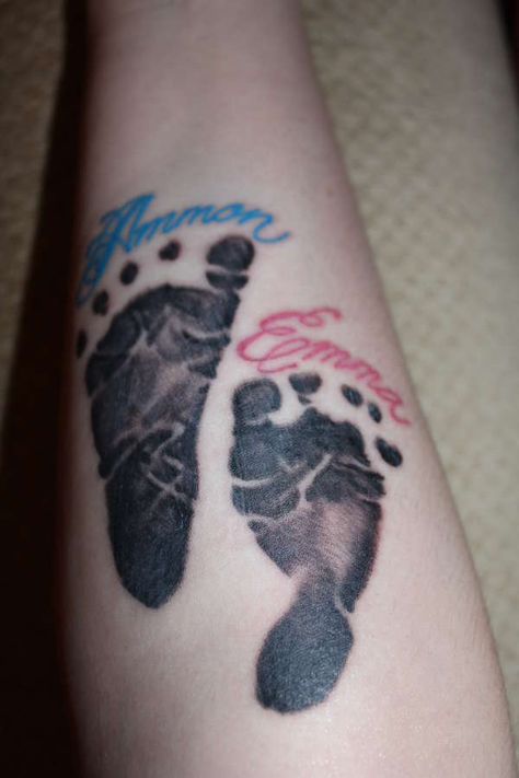 I will do this when I have kids Baby Footprint Tattoo, Best Tattoo Ideas For Men, Hawaii Tattoo, Baby Name Tattoos, Tattoos With Kids Names, Foot Print, Baby Footprints, Baby Tattoos