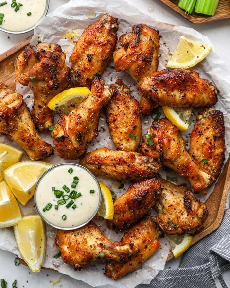 Perfectly crispy on the oustide, tender in the middle and bursting with fresh lemon and garlic flavor! These are the best and easiest lemon chicken wings you'll ever make! (And perfect for a game day appetizer too!) Lemon Pepper Dry Rub, Chicken Wings Air Fryer, Dry Rub Chicken, Wings Air Fryer, Dry Rub Chicken Wings, Oven Chicken Wings, Lemon Pepper Chicken Wings, Garlic Chicken Wings, Chicken Shawarma Recipe