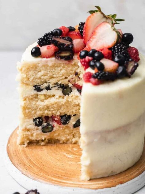 Berry Mascarpone Cake, Light Lemon Cake, Mascarpone Buttercream, Lemon Cake Filling, Mascarpone Cake, Cakes For Sale, Moist Lemon Cake, Creaming Method, Mascarpone Frosting