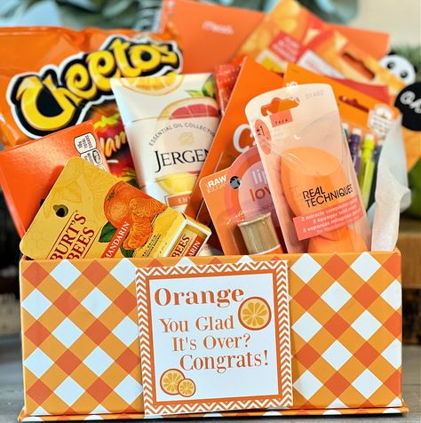 Orange Birthday Box Ideas, Orange Box Gift Ideas, Orange Gift Ideas, Orange Themed Gift Basket, Green Themed Gift Baskets, Orange Gift Basket, Easy Graduation Gifts, Orange Gift Box, Scrapbook Retreat