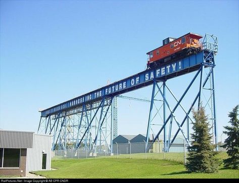 Railroad Humor, Train Caboose, Train Photos, Grand Funk Railroad, Track Pictures, Canadian National Railway, Japan Train, Canadian Pacific Railway, Ho Model Trains