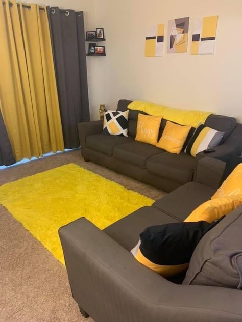 Yellow And Black Living Room Decor, Yellow And Brown Living Room, Yellow Living Room Ideas, Mustard Living Rooms, Living Room And Dining Room Decor, Yellow Decor Living Room, Comfortable Bedroom Decor, Brown Sofa Living Room, Girl Apartment Decor