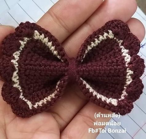 Diy Crochet Hair Accessories, Crochet Hair Bows, Hair Bows Diy Ribbon, Crochet Tunisian, Tunisian Crochet Pattern, Crochet Hair Clips, Bows Diy Ribbon, Crochet Jewelry Patterns, Crochet Bows