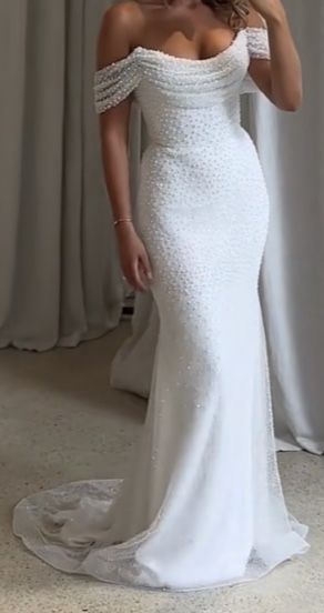 Mermaid Style Lace Wedding Dress, Iff The Shoulder Wedding Dress, Wedding Dress With Bubble Sleeves, Cap Sleeve Mermaid Wedding Dress, Size 8 Bride, Satin Bodycon Wedding Dress, Simple White Wedding Dress Classy, Wedding Dress For Midsize Women, Midsize Wedding Dress Mermaid