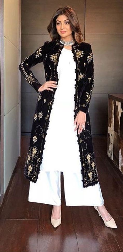 #pintrest@Dixna deol Long Jacket Outfit Western, Jacket Style Kurti Long With Plazo, Pakistani Western Outfits, Jacket Suits Indian, Jacket Salwar Suit, Jacket Indian Outfit, Long Jacket Outfit Indian, Indo Western Outfit Ideas, Jacket Style Kurti