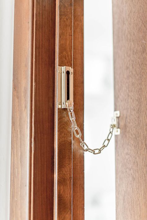 How To Make A DIY Cat Door From A Chain Lock | dreamgreendiy.com @petfinder #MetOnPetfinder Diy Cat Door, Diy Closet Doors, Door Chains, Green Diy, Doors Repurposed, Renovation Tips, Pet Door, Chain Lock, Cat Hacks