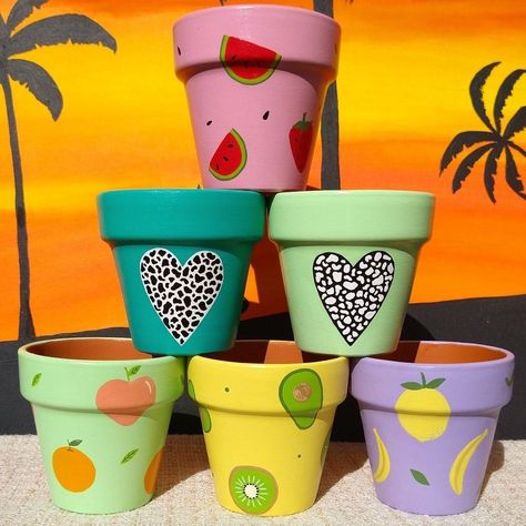 Ice Cream Painting, Tin Can Flowers, Plant Pot Design, Diy Pottery Painting, Diy Crafts Love, Flower Pot Art, Fun Wreath, Painted Pots Diy, Painted Plant Pots