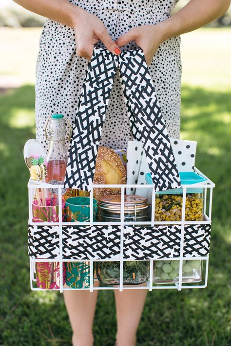 A Modern Picnic Basket DIY Ideas For Picnic, Picnic Basket Diy, Baskets Diy, Basket Diy, Oh Joy, Diy Sneakers, Picnic Essentials, Handmade Charlotte, Picnic Baskets