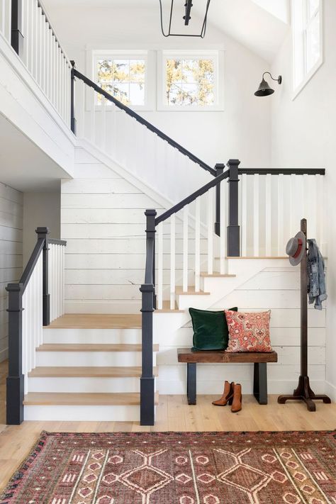 Modern White Farmhouse, Farmhouse Staircase, Coastal Exterior, Urban Farmhouse Kitchen, Diy Staircase, Farmhouse Entryway, Modern Staircase, White Farmhouse, Farmhouse Interior