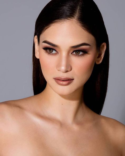 Whenever Miss Universe Philippines 2015 Pia Alonzo Wurtzbach dresses up for an event, she effervescently glows. Description from normannorman.com. I searched for this on bing.com/images Filipina Makeup, Pia Alonzo Wurtzbach, Pia Wurtzbach, Wedding Hairstyles And Makeup, Miss Philippines, Mekap Mata, Bridal Makeup Natural, Beauty Make-up, Braut Make-up