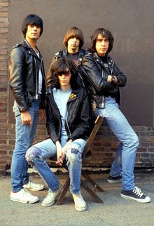 The Ramones Tommy Ramone, Poison Heart, Joey Ramone, The Rocky Horror Picture Show, Pet Sematary, Star Academy, Musica Rock, Punk Rock Bands, Hardcore Punk