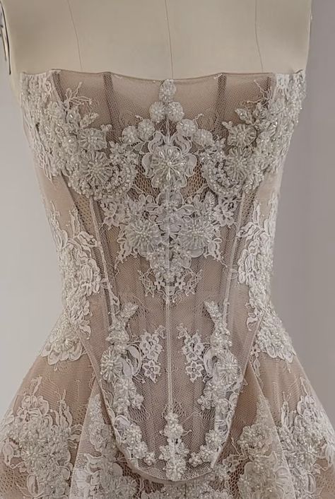 Detailed Wedding Dresses, Wedding Dresses Corset Top, Corset Style Wedding Dress, Ballet Inspired Fashion, Bodice Wedding Dress, Big Wedding Dresses, Bridal Corset, Fairytale Fashion, Pretty Wedding Dresses